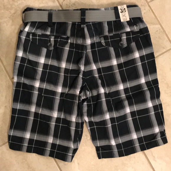 Express Shorts - Picture 2 of 4